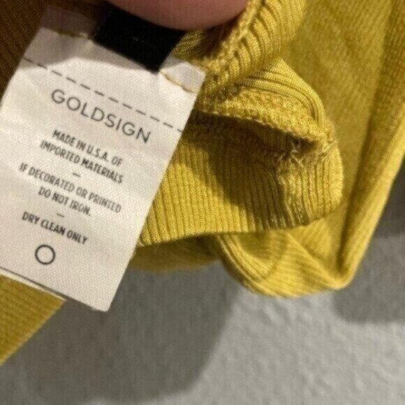 GOLDSIGN Ribbed Neutral Feminine Contemporary Stretch Holiday Luxury Tee - Picture 5 of 8